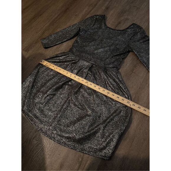 One Love Clothing Los Angeles Black Stretch Shiny Skater Dress V Back Size Small - Picture 9 of 10